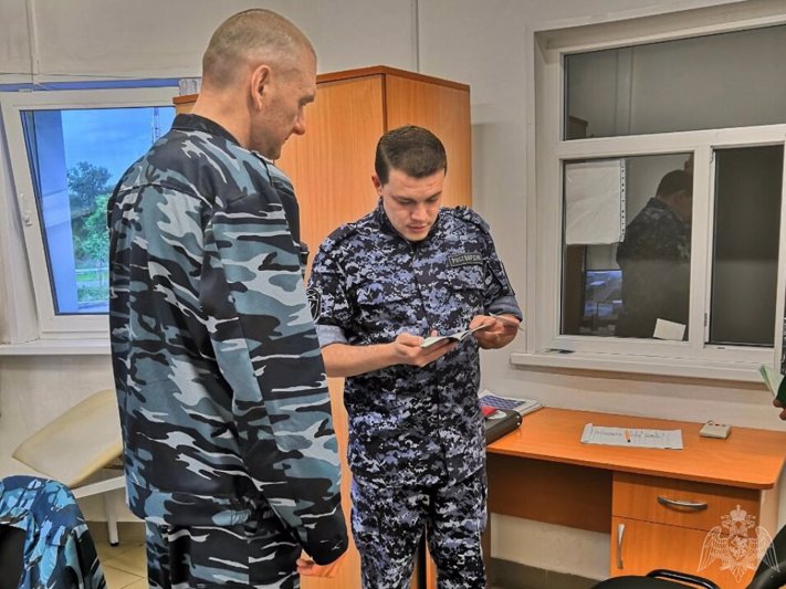 В Хакасии инспекторы ЦЛРР Росгвардии проверили частных охранников