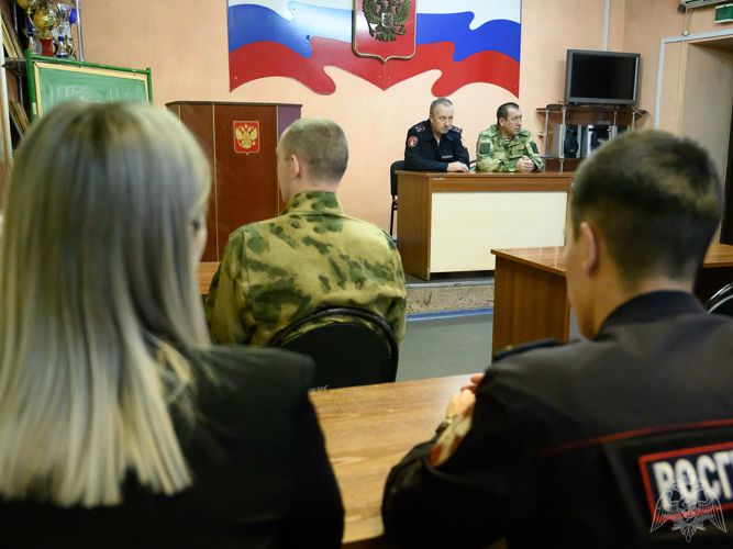 Начальник Росгвардии по Хакасии ответил на вопросы личного состава 
