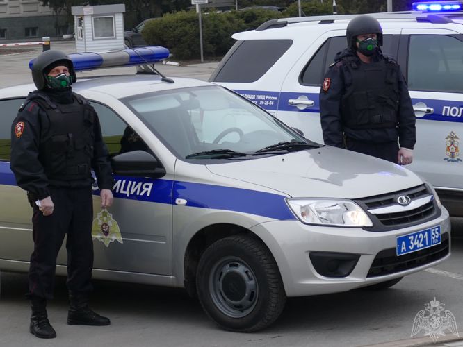 В Сибири войска правопорядка обеспечивают безопасность и общественный порядок в зонах, прилегающих к аэропортам и медучреждениям
