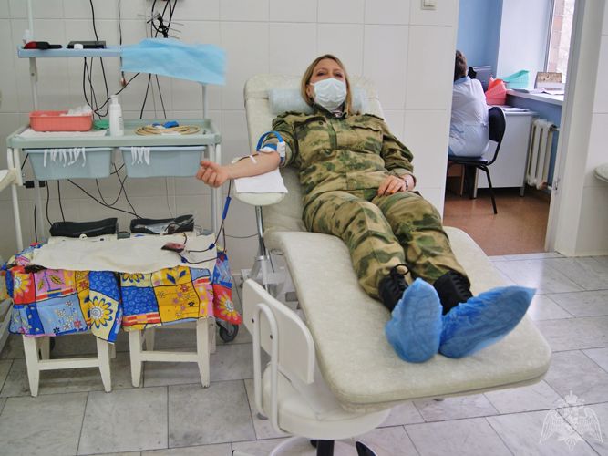 В Хакасии росгвардейцы продолжают пополнять банк донорской крови