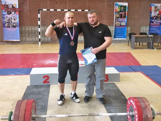 Военнослужащий Росгвардии из Хакасии завоевал путевку на чемпионат России по тяжелой атлетике 