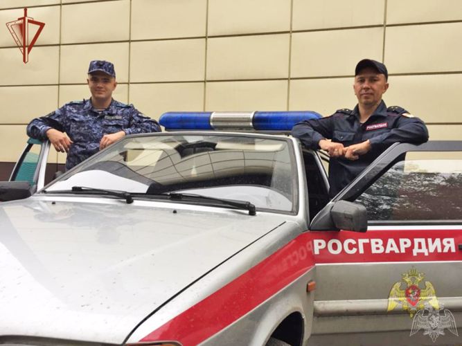 Жительница Черногорска поблагодарила росгвардейцев за помощь в опасной ситуации