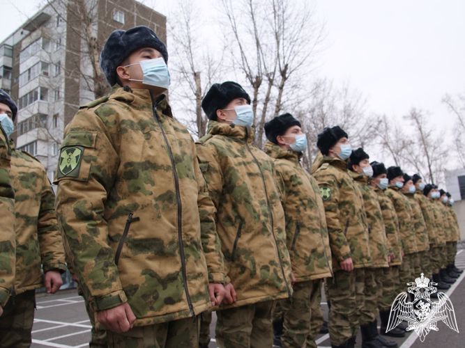 Призывники из Хакасии отправились служить в войска национальной гвардии России 