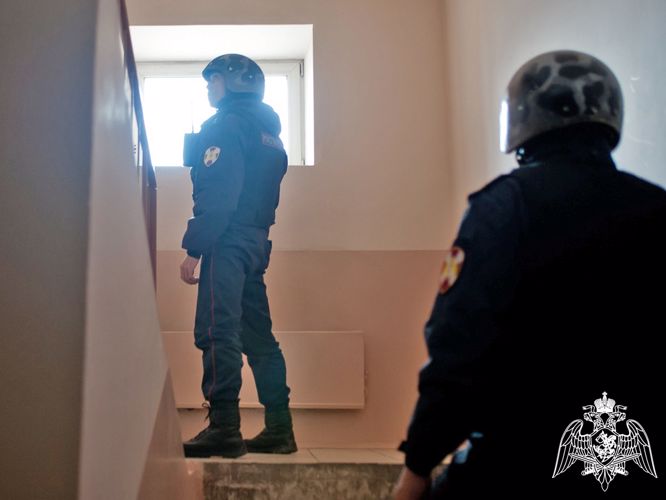 Подозреваемого в тяжком преступлении задержали сотрудники Росгвардии в Черногорске 