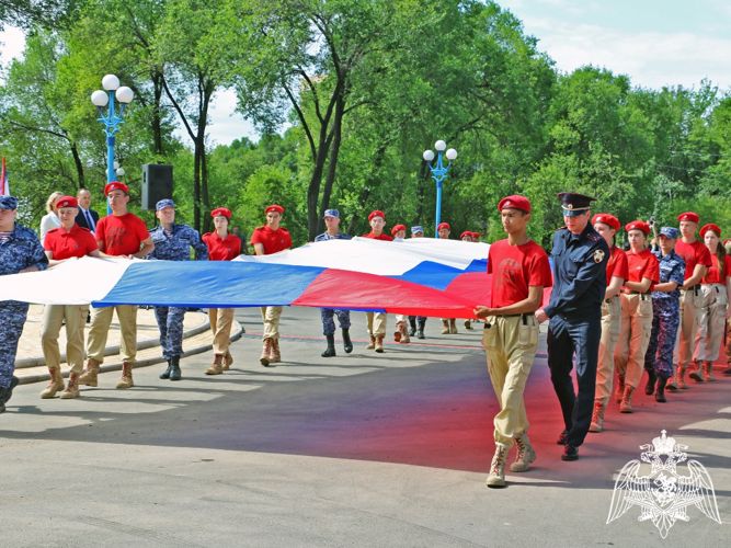 Росгвардейцы вместе с земляками выступили в Абакане в поддержку специальной военной операции