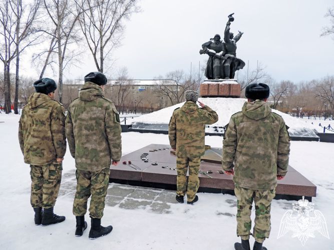 Росгвардейцы почтили память освободителей Ленинграда в Хакасии 