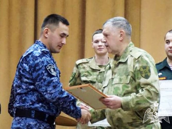 Росгвардеец из Хакасии стал призером окружного этапа смотра-конкурса «Солдаты антитеррора»