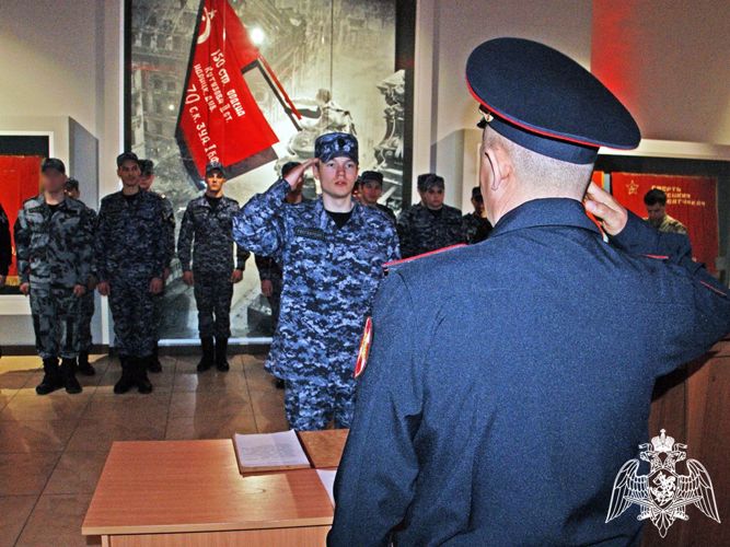 Молодые сотрудники подразделений Росгвардии по Хакасии приняли присягу 