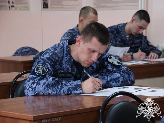 Росгвардейцы Хакасии написали «Диктант Победы» 