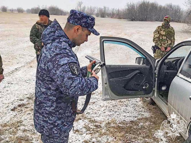 В рамках начала весеннего сезона охоты сотрудники Росгвардии проверили в Хакасии владельцев оружия 