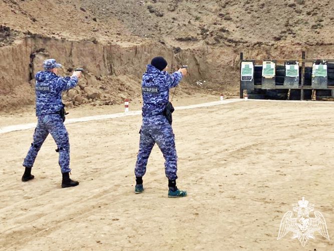 В Абакане выявили сильнейших сотрудников вневедомственной охраны Росгвардии в служебном биатлоне 