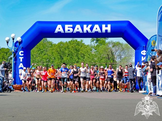 Росгвардейцы поддержали масштабный легкоатлетический забег в Абакане