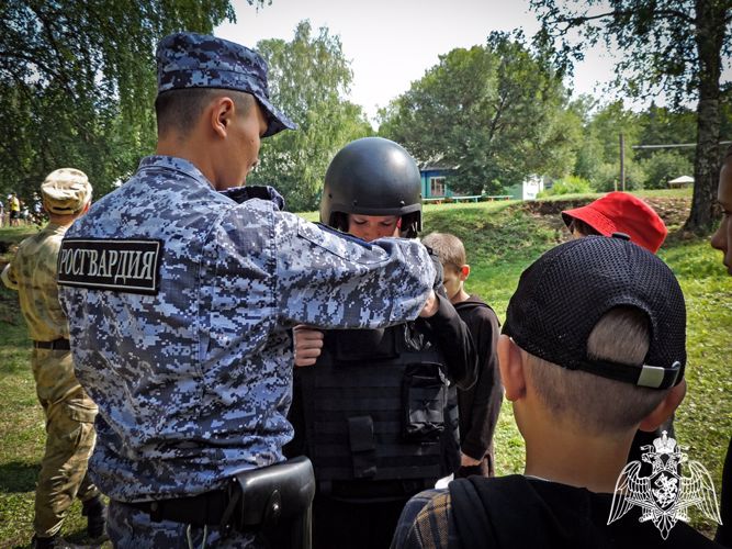 Акция «Каникулы с Росгвардией» продолжается в Хакасии 