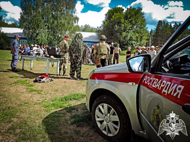 С буднями спецназа Росгвардии познакомились подростки из Хакасии 