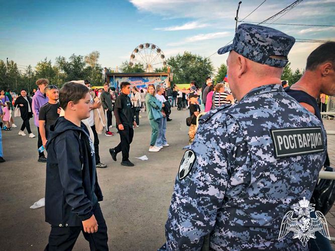 Росгвардейцы обеспечили безопасность на Дне города в Черногорске  