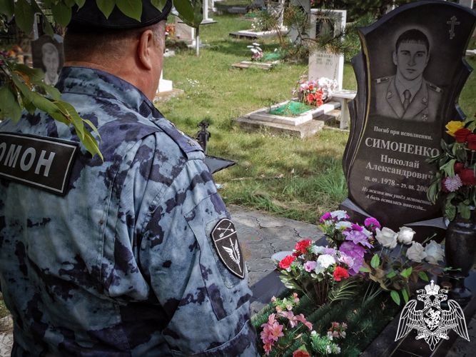 В Росгвардии по Хакасии почтили память сотрудников ОМОН Руслана Куценко и Николая Симоненко
