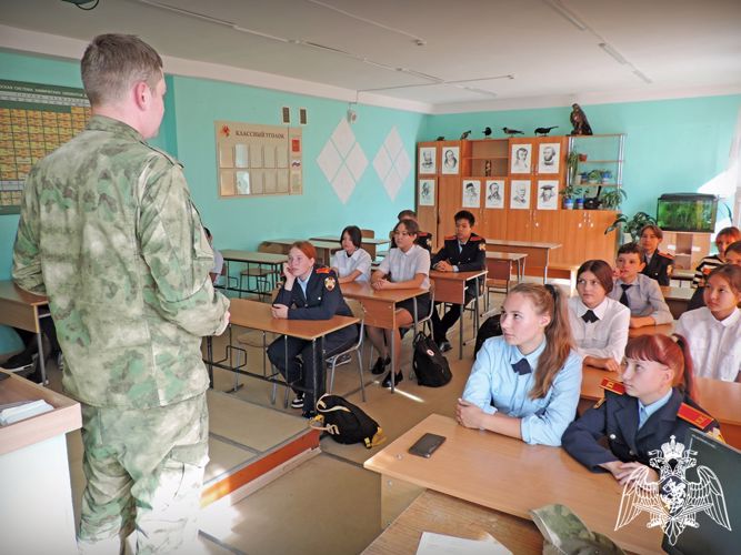 Победа русских полков на Куликовом поле стала темой встречи росгвардейцев с абаканскими кадетами