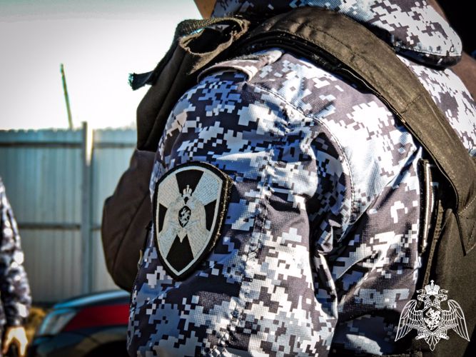 Сотрудники Росгвардии задержали в Абакане находящихся в федеральном розыске граждан