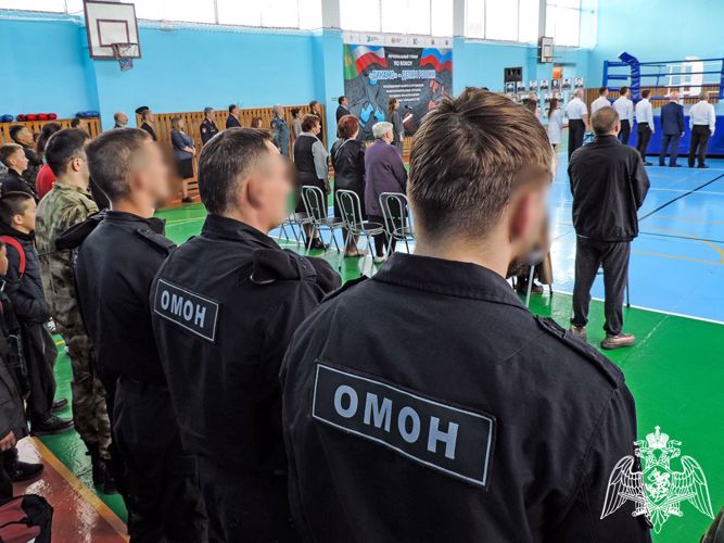 Офицеры Росгвардии по Хакасии приняли участие в открытии турнира по боксу памяти погибших боевых товарищей 