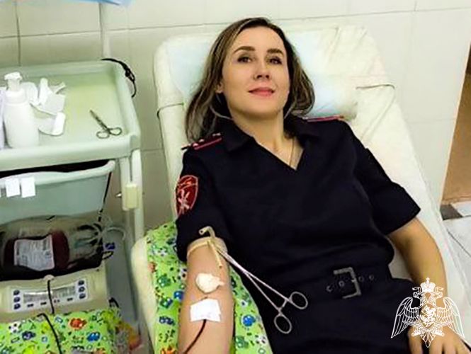 Коллективную донацию прошли представители Росгвардии в Хакасии 