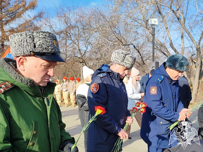 В Хакасии росгвардейцы почтили память погибших в локальных войнах