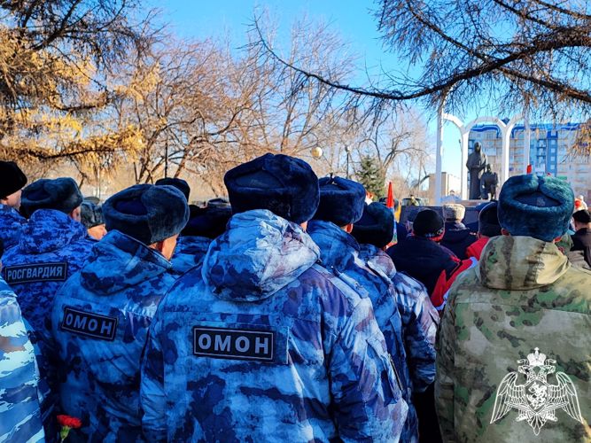 В Хакасии росгвардейцы почтили память погибших в локальных войнах