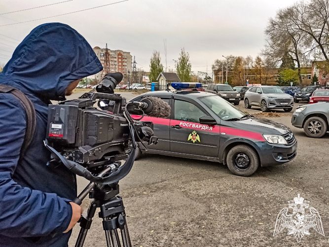 Дежурство с группой задержания вневедомственной охраны Росгвардии провели хакасские журналисты