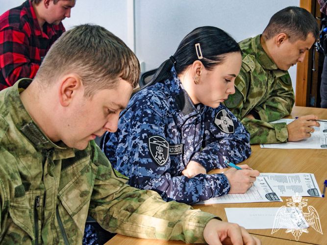 Задания «Большого этнографического диктанта» выполнили росгвардейцы в Хакасии