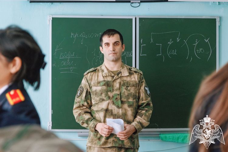 411-я годовщина освобождения Москвы стала темой урока мужества с абаканскими кадетами Росгвардии