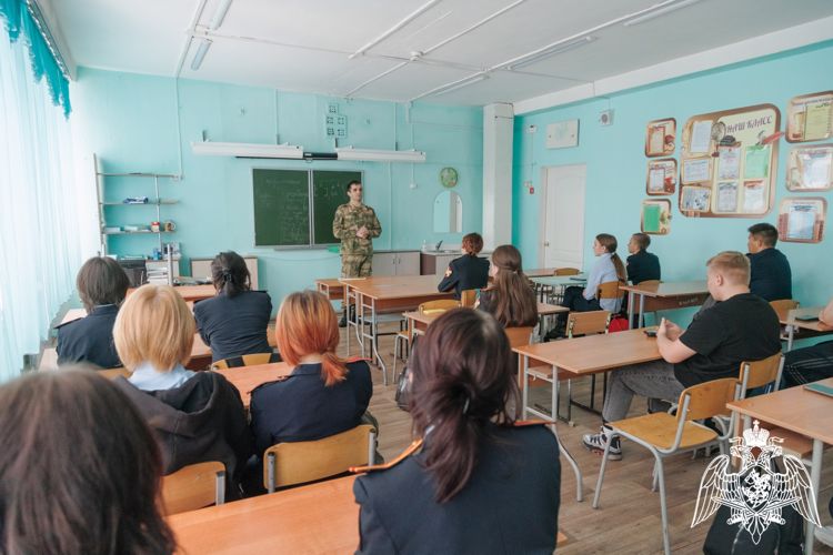 411-я годовщина освобождения Москвы стала темой урока мужества с абаканскими кадетами Росгвардии