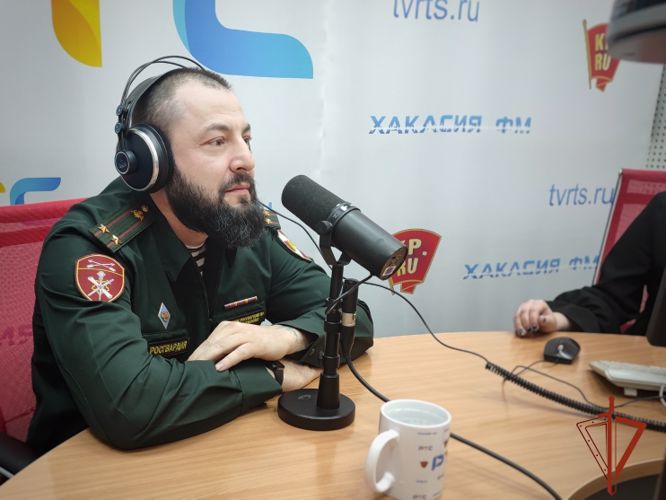 Офицер Росгвардии по Хакасии рассказал радиослушателям «Комсомольской правды» о перспективах службы в ВНГ РФ