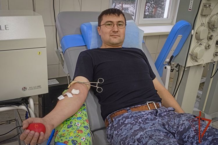 Росгвардейцы пополнили банк донорской крови в Хакасии 