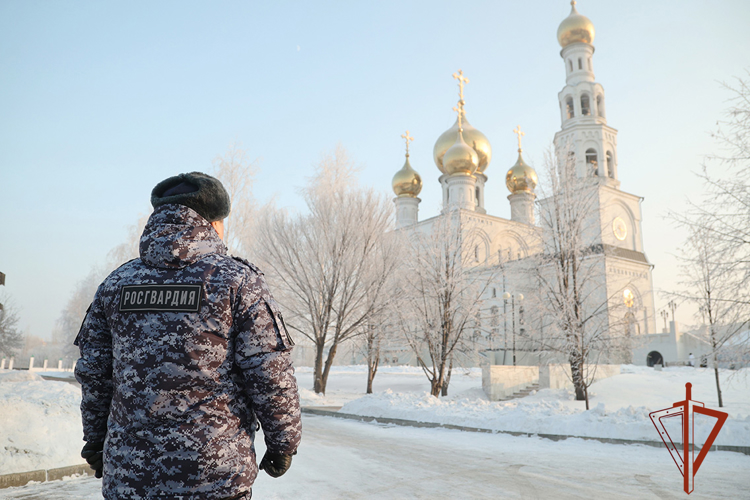 В Хакасии росгвардейцы обеспечили правопорядок во время празднования Крещения Господня 