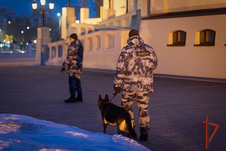 В Хакасии росгвардейцы обеспечили правопорядок во время празднования Крещения Господня 