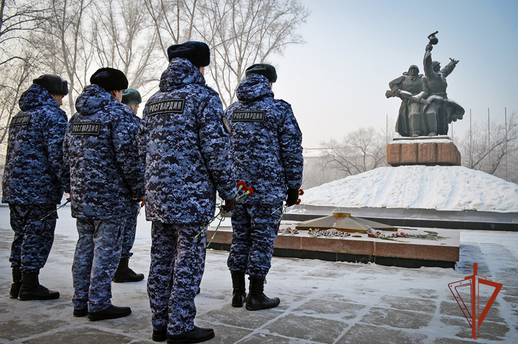 Военнослужащие Росгвардии по Хакасии почтили память освободителей Ленинграда 
