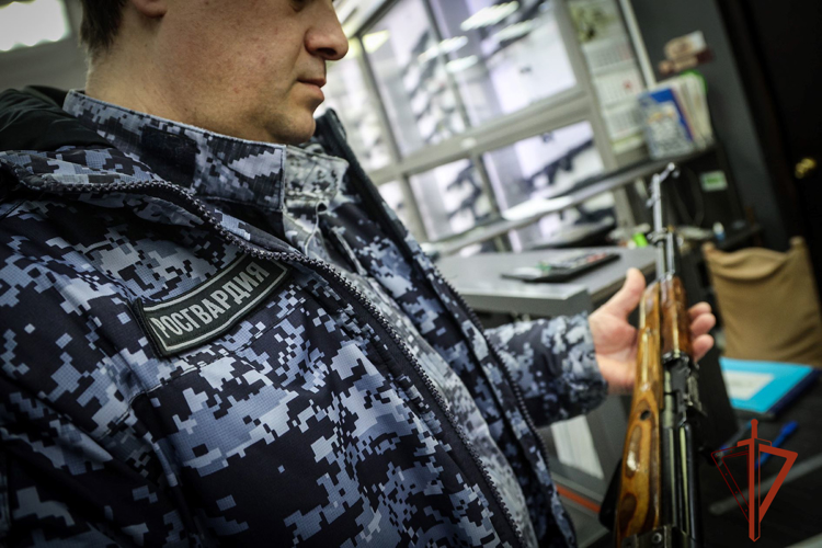 Инспекторы ЦЛРР Росгвардии по Хакасии изъяли более 300 единиц оружия и 2000 боеприпасов за три месяца