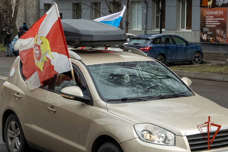 При участии росгвардейцев в канун Дня Победы в Хакасии стартовал автопробег