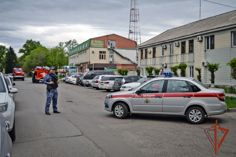 Росгвардия и МЧС России провели в Абакане совместное пожарно-тактическое занятие  