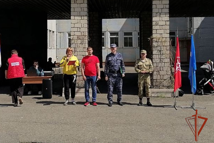 Росгвардейцы выявили сильнейшие школьные команды военно-спортивной игры «Зарница 2.0» в Абакане