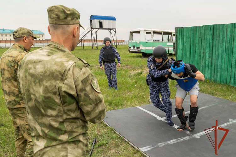 В подразделениях Росгвардии по Хакасии прошла сдача зачетов по профессиональной служебной подготовке за полугодие