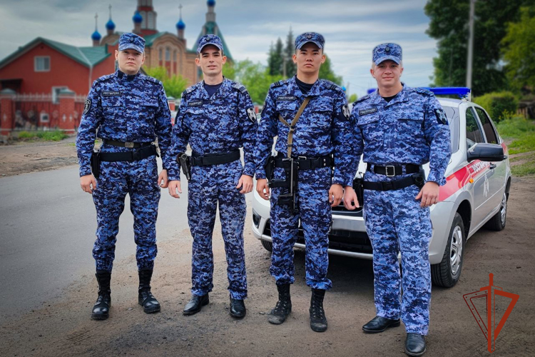 Росгвардейцы помогли пресечь противоправные действия черногорца, посягавшего на жизнь сотрудника полиции 