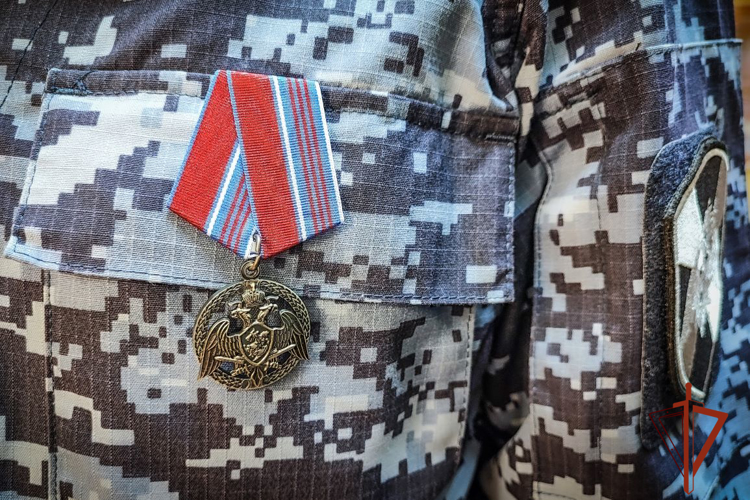 Росгвардейцам из Хакасии вручили ведомственные награды 