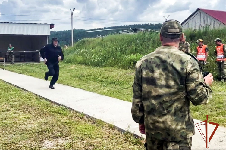 Росгвардеец из Хакасии завоевал «серебро» на Чемпионате ведомства по стрельбе из боевого ручного стрелкового оружия