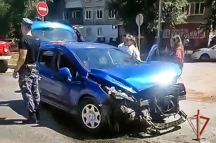 Росгвардейцы оказали помощь пострадавшим в ДТП в Черногорске
