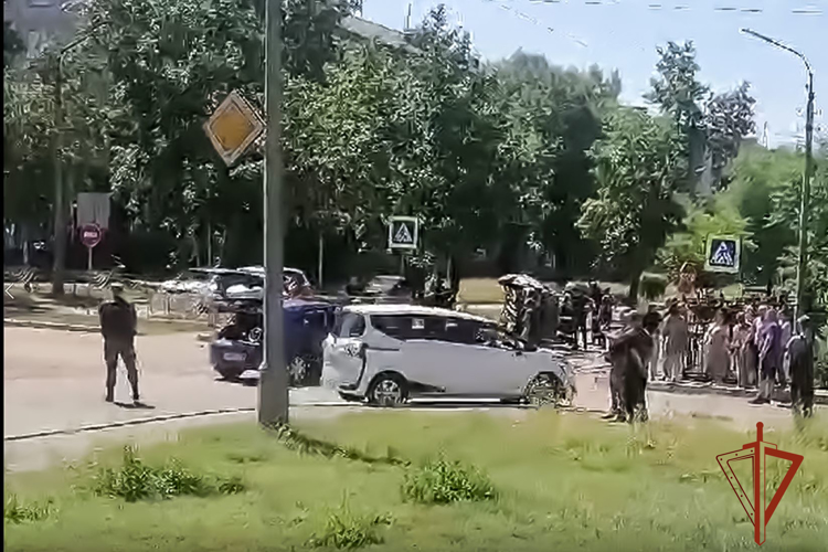 Росгвардейцы оказали помощь пострадавшим в ДТП в Черногорске