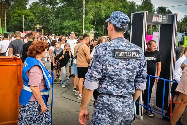 Подразделения Росгвардии обеспечили безопасность празднования Дня города Абакана