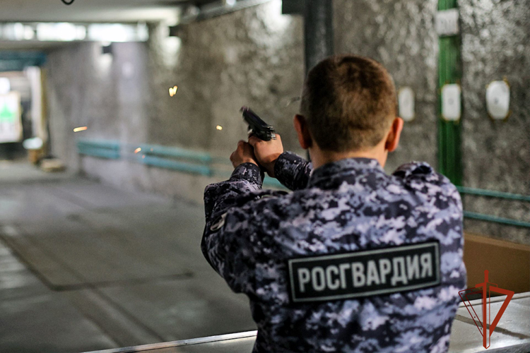 В Хакасии определили сильнейших росгвардейцев в летнем офицерском троеборье 