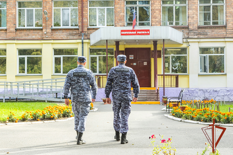 Росгвардейцы обеспечили безопасность проведения единого дня голосования в Хакасии 