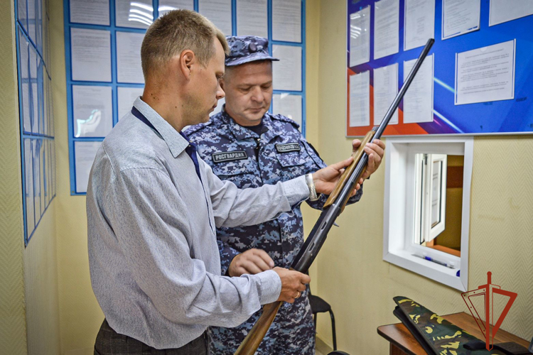 В Росгвардии напоминают жителям Хакасии о порядке добровольной сдачи незарегистрированного оружия и боеприпасов 