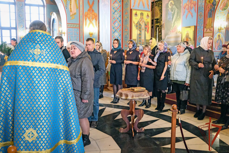 Росгвардейцы обеспечили безопасность верующих во время пребывания Казанской иконы Божией Матери в Абакане  